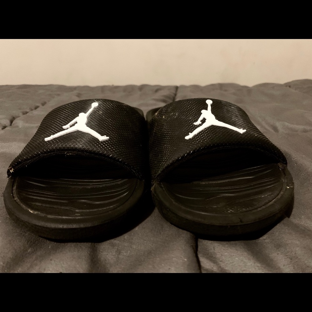 Jordan Slides - size 8 - Great Condition